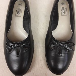 Black Bow Dress Shoes 8 W NWOT